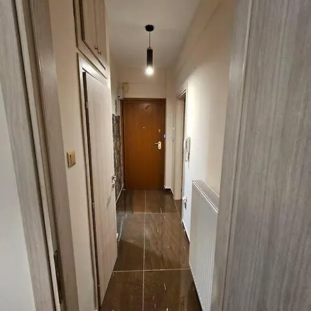 Beautiful 2 Center Apartment
